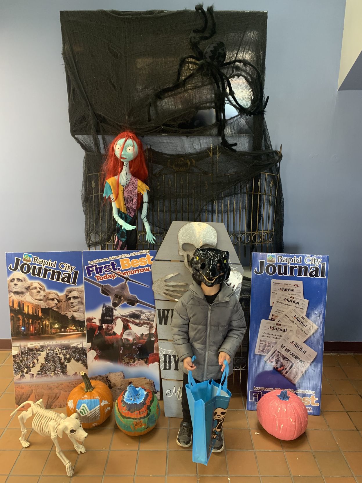 Halloween Pictures to run in Thursday's paper 061.JPG